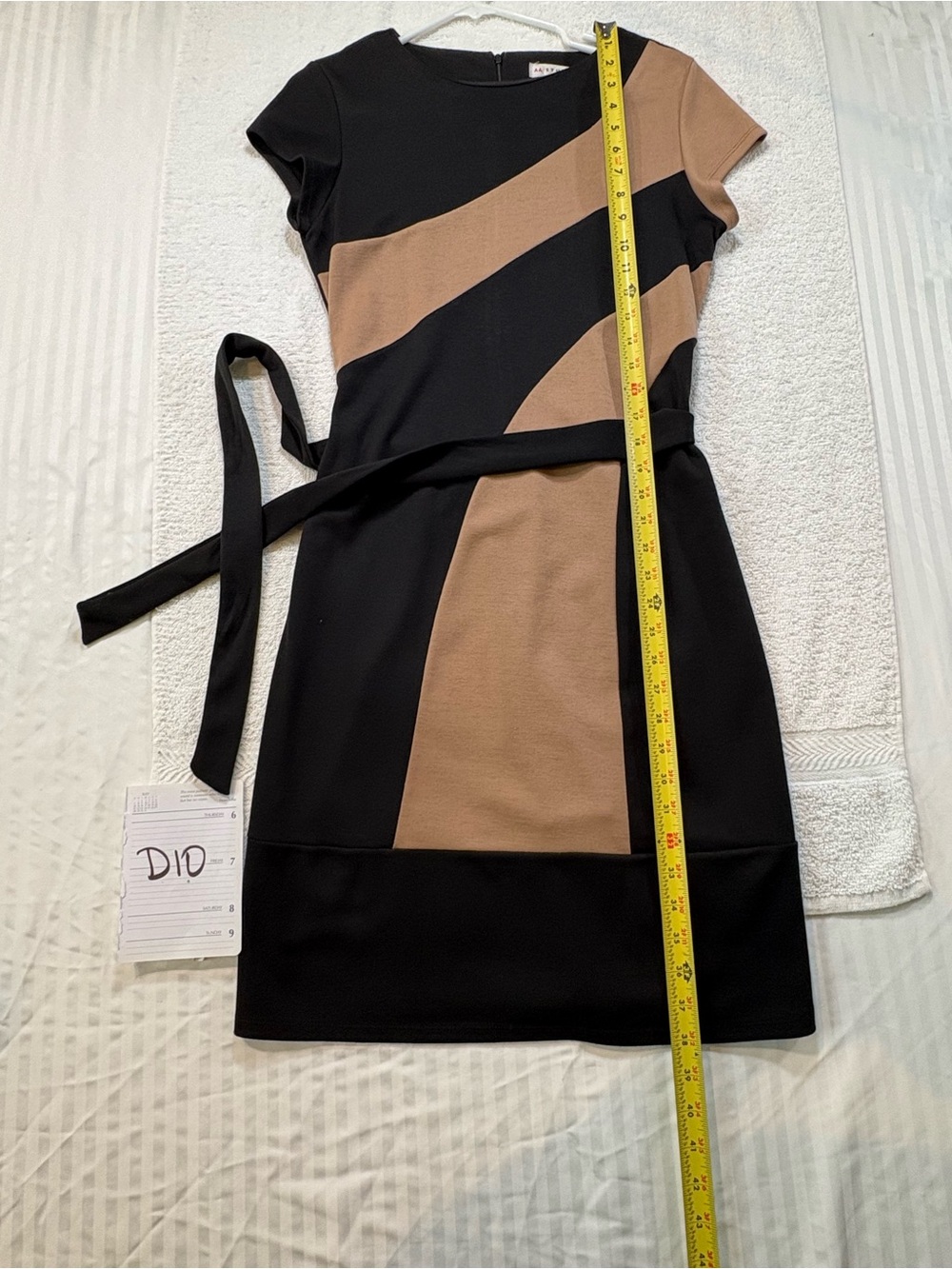 Colorblock Cap-Sleeve Black and Tan Dress AA studio size 6